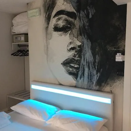 Enjoy Πανσιόν